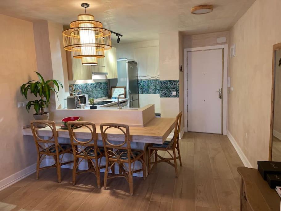 Maravilloso Apartamento En Primera Linea De Playa. 托雷加迪亚罗 外观 照片