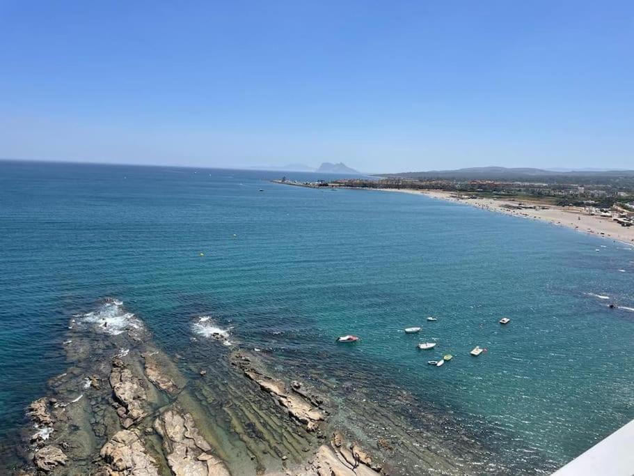 Maravilloso Apartamento En Primera Linea De Playa. 托雷加迪亚罗 外观 照片