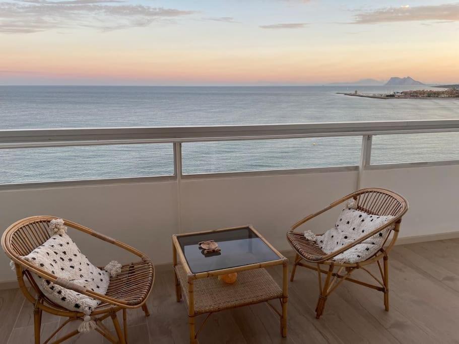 Maravilloso Apartamento En Primera Linea De Playa. 托雷加迪亚罗 外观 照片